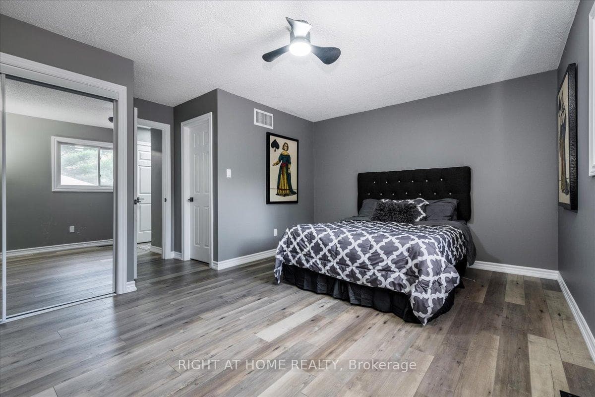 53 Royal Beech Drive photo 12