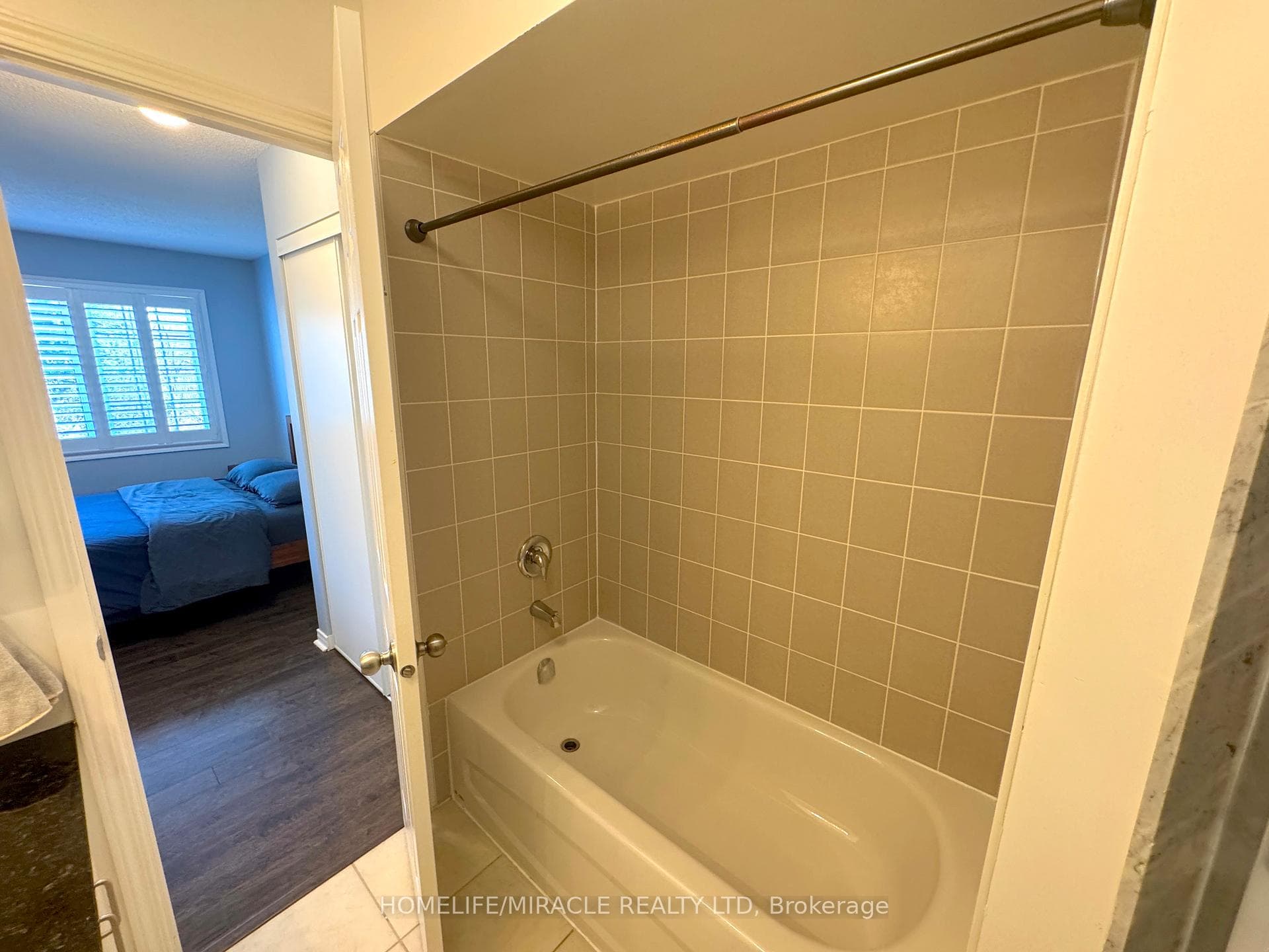 180 Howden Boulevard Unit 48 photo 15