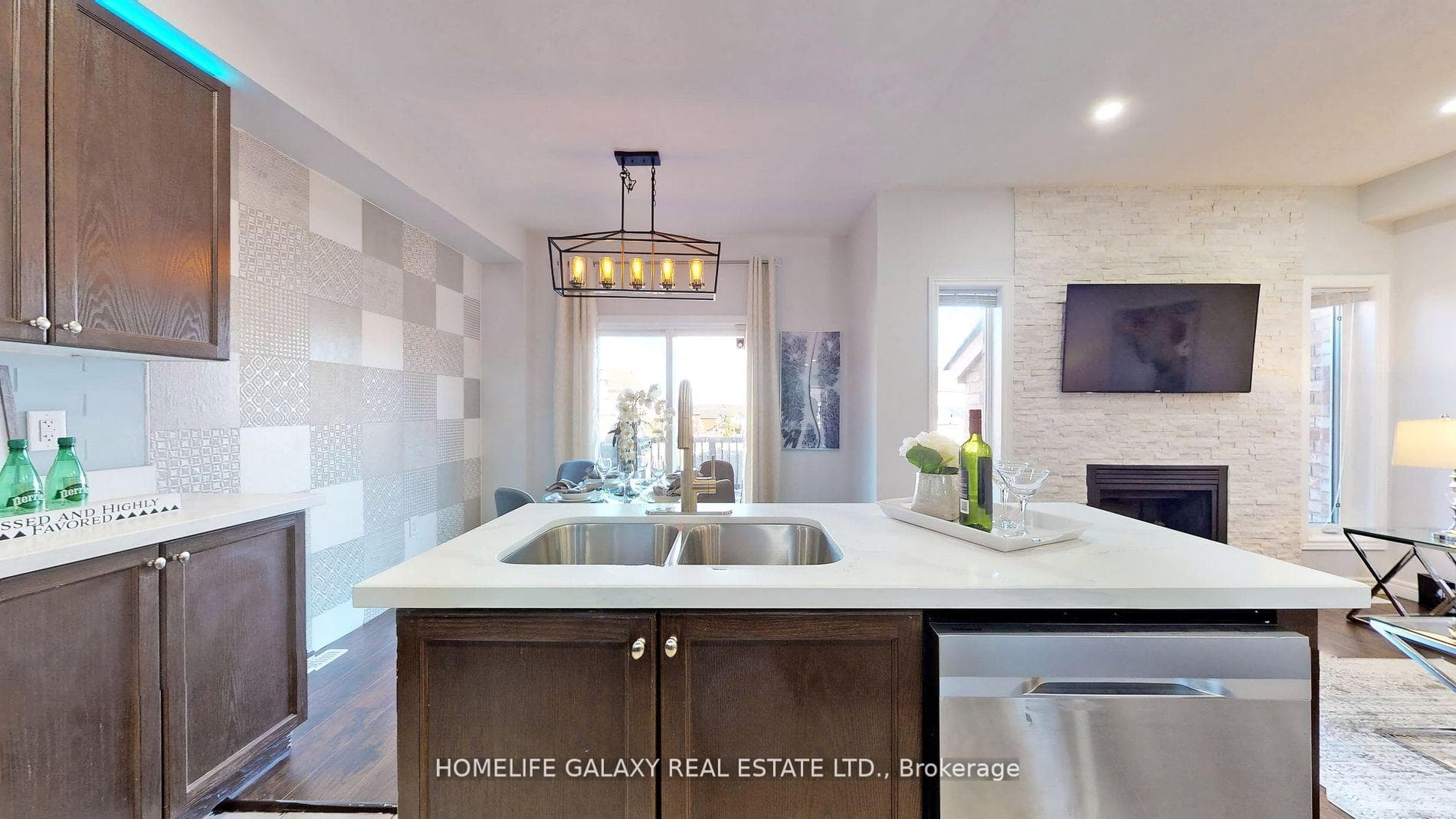 131 Laurendale Avenue photo 9