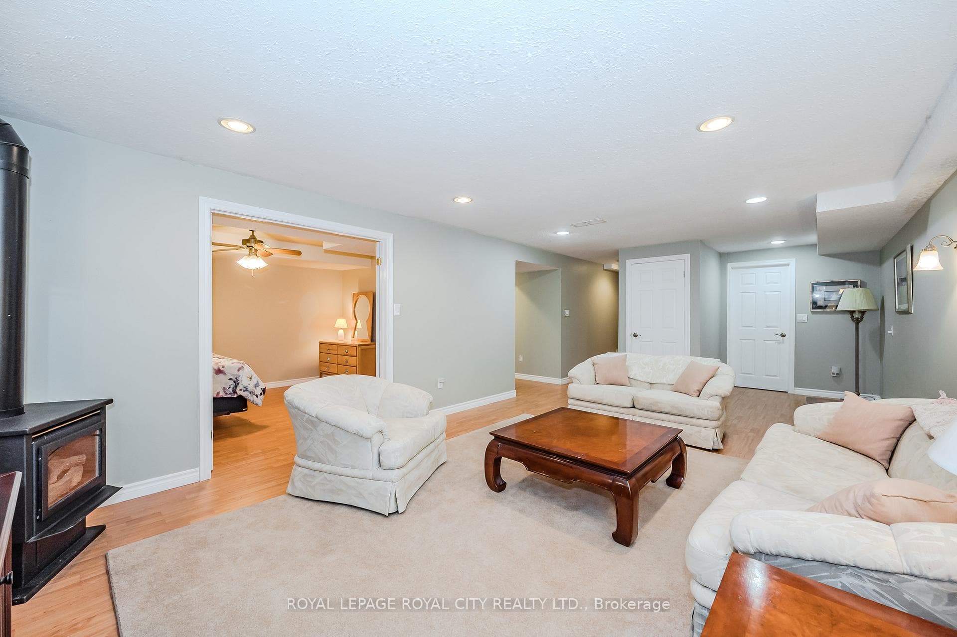 109 Riverwalk Place photo 32