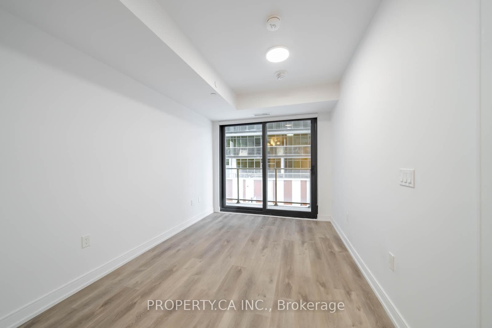 1 Jarvis Street Unit 423 photo 23