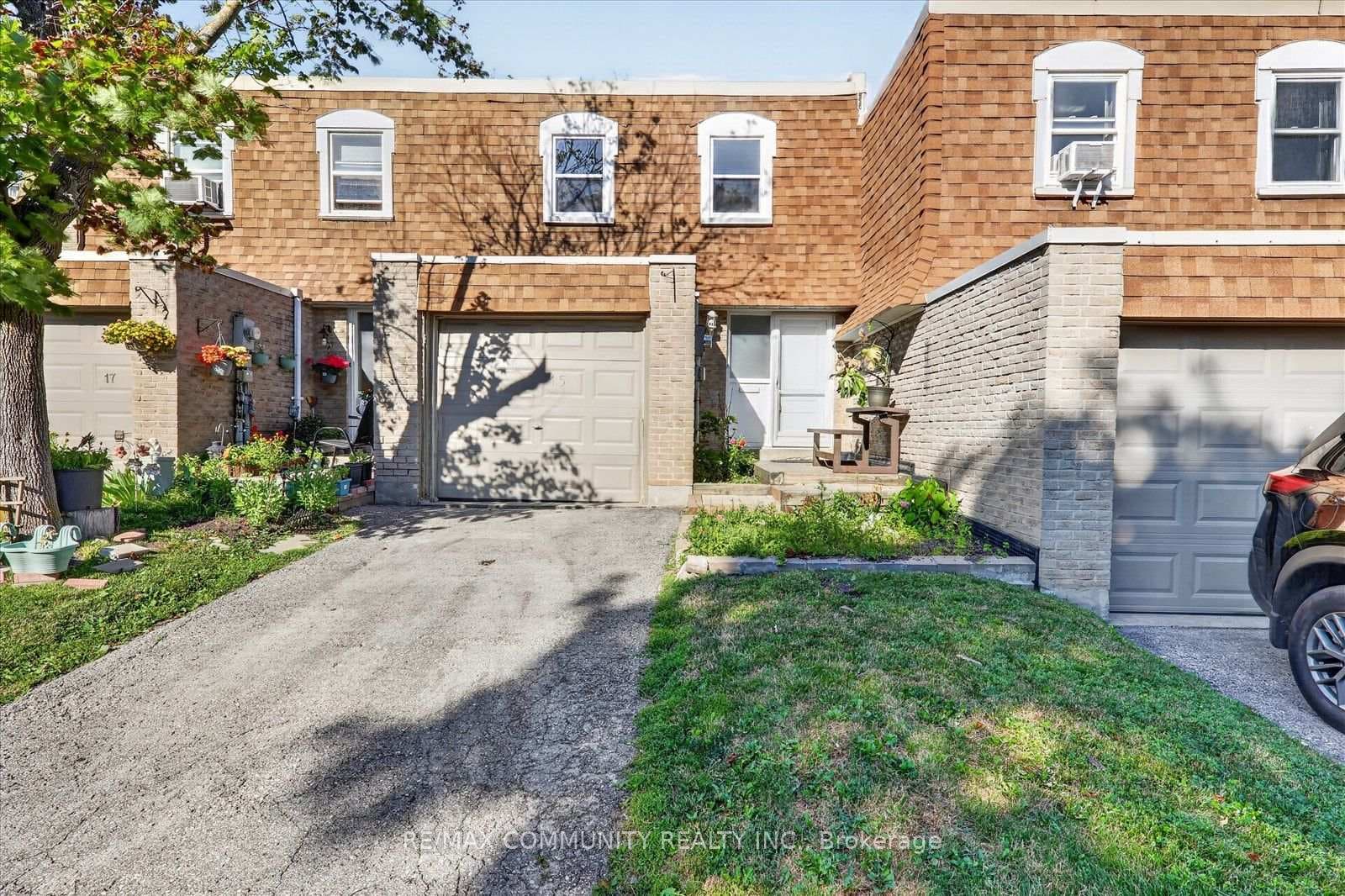 850 Huntingwood Drive Unit 15 photo 1
