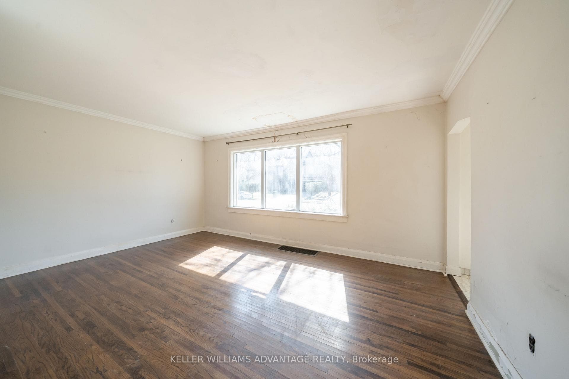144 Upper Canada Drive photo 6