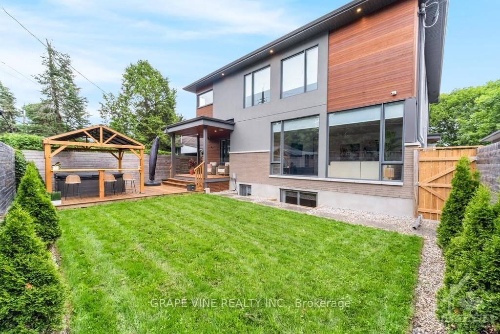 671 WINDERMERE Avenue photo 28