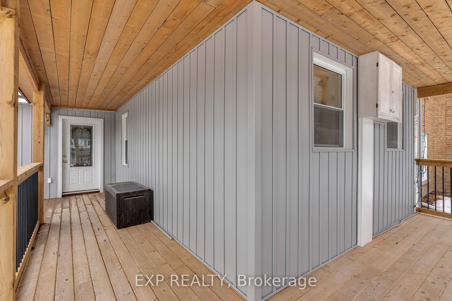 162 Donald Street photo 4