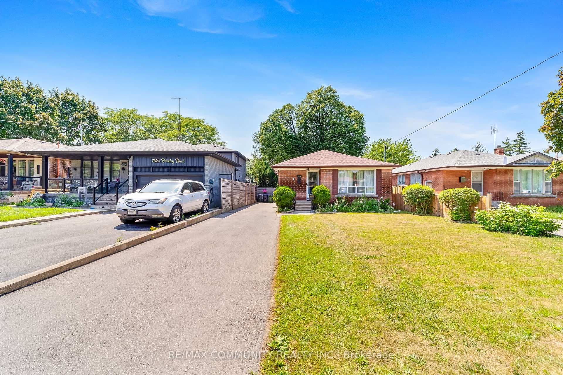 764 Brimley Road photo 2