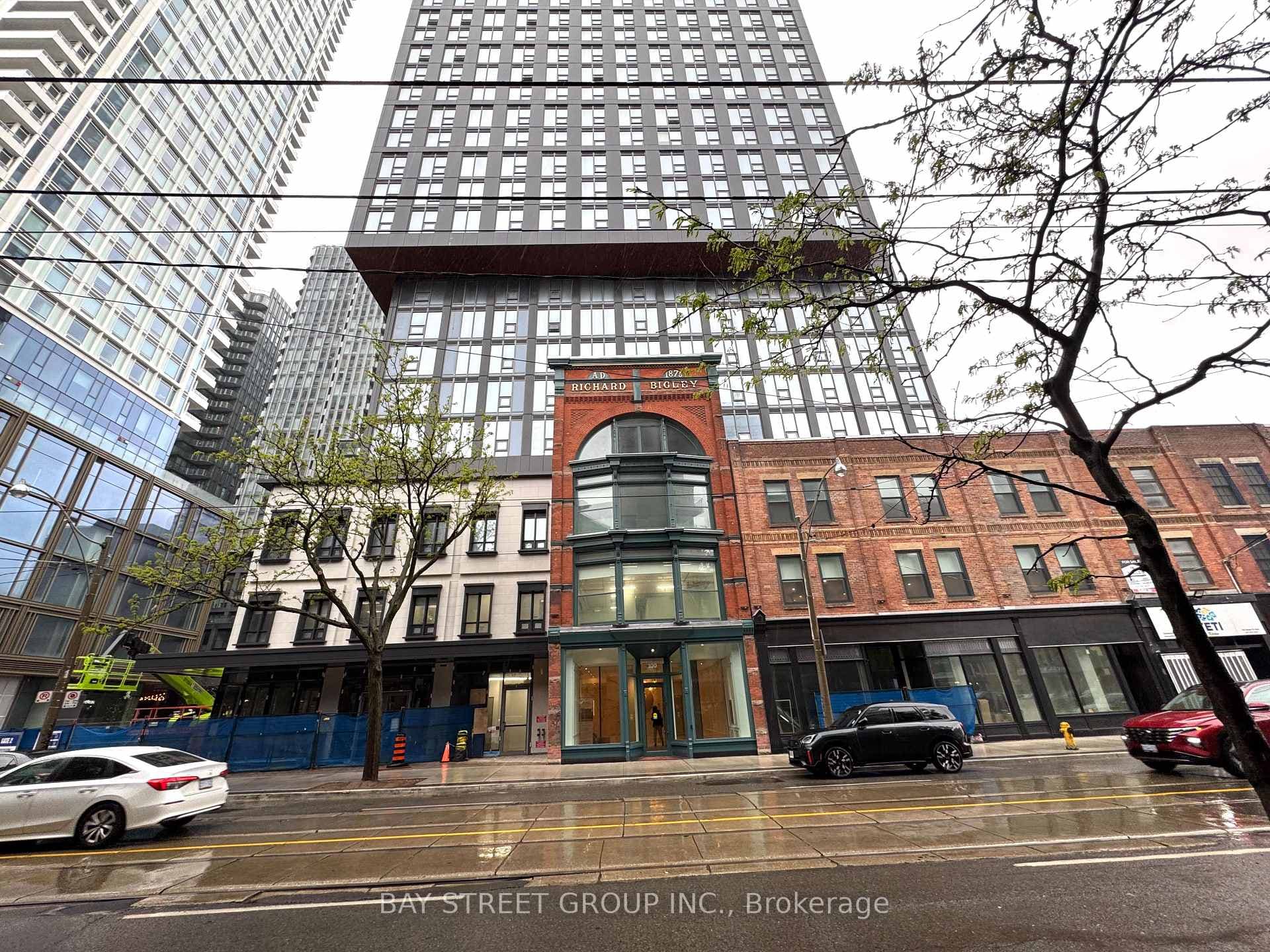 100 Queen Street Unit 2117 photo 1