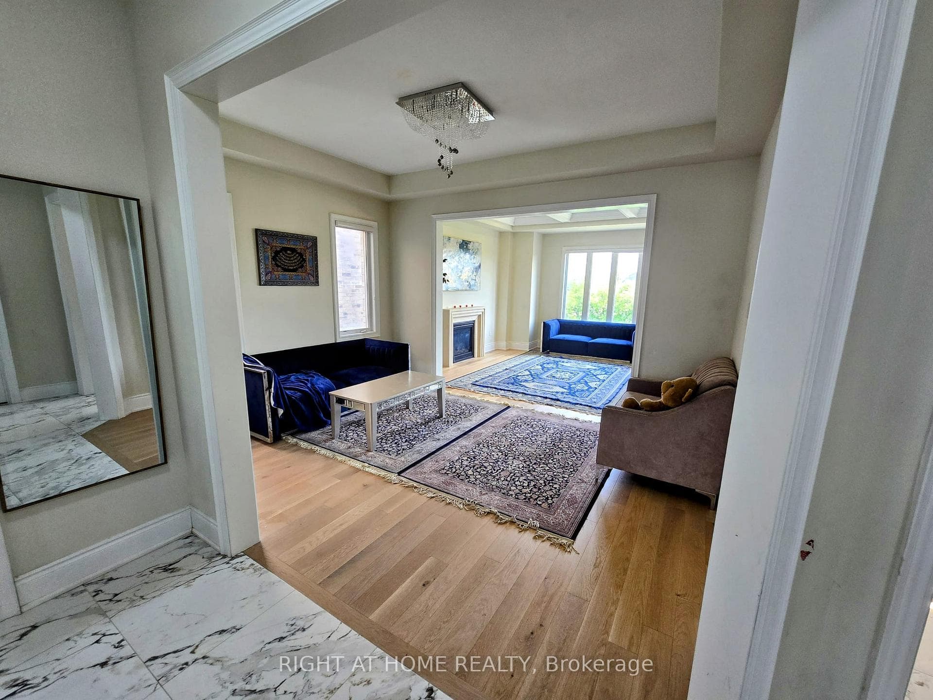 326 Boundary Boulevard photo 10