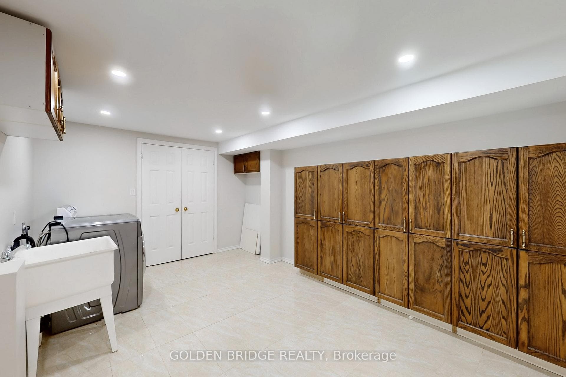 158 Worthington Avenue photo 44
