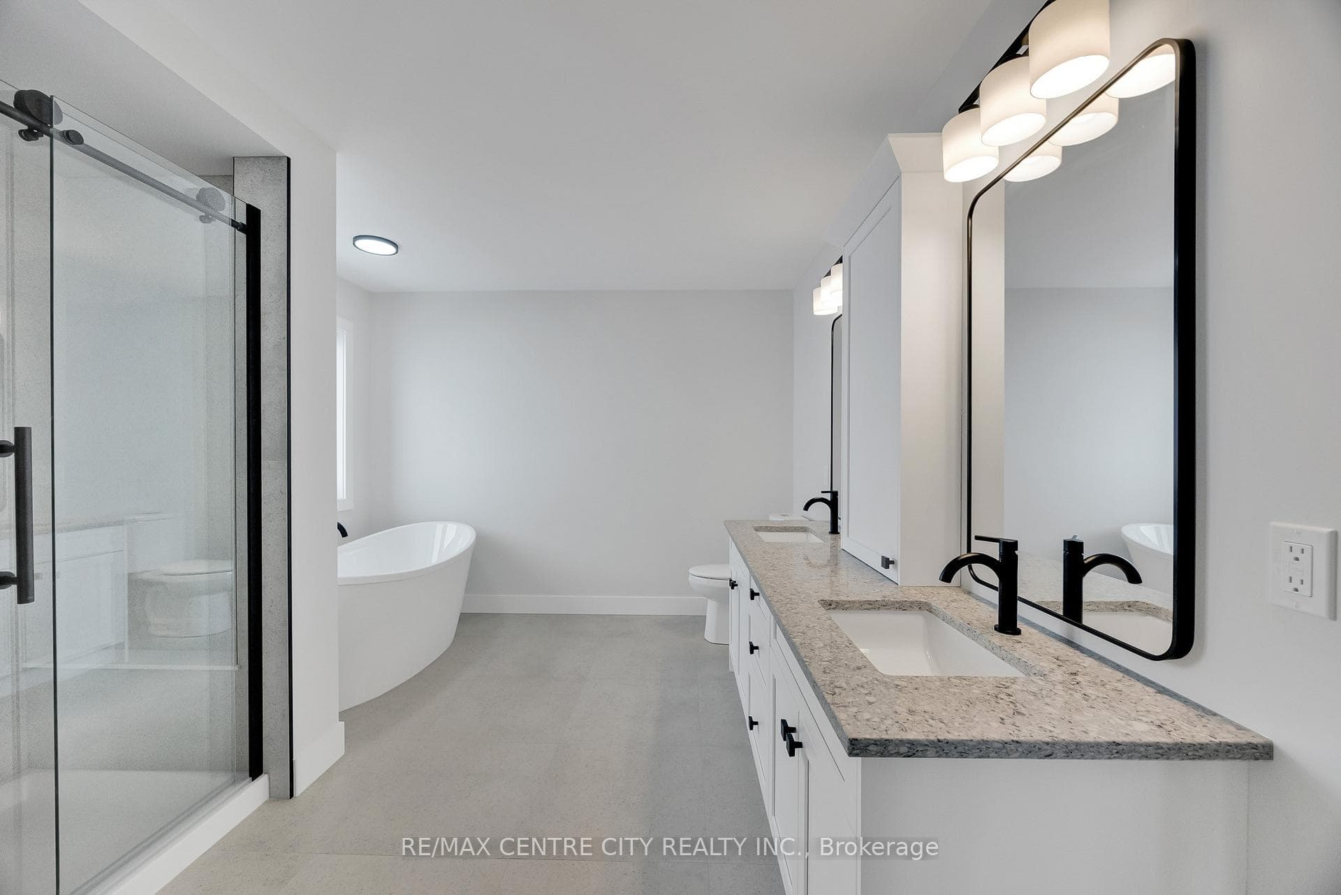 179 Foxborough Place photo 30