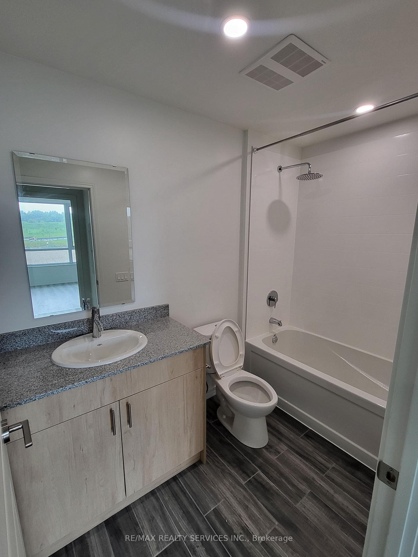 181 Elmira Road Unit 410 photo 8