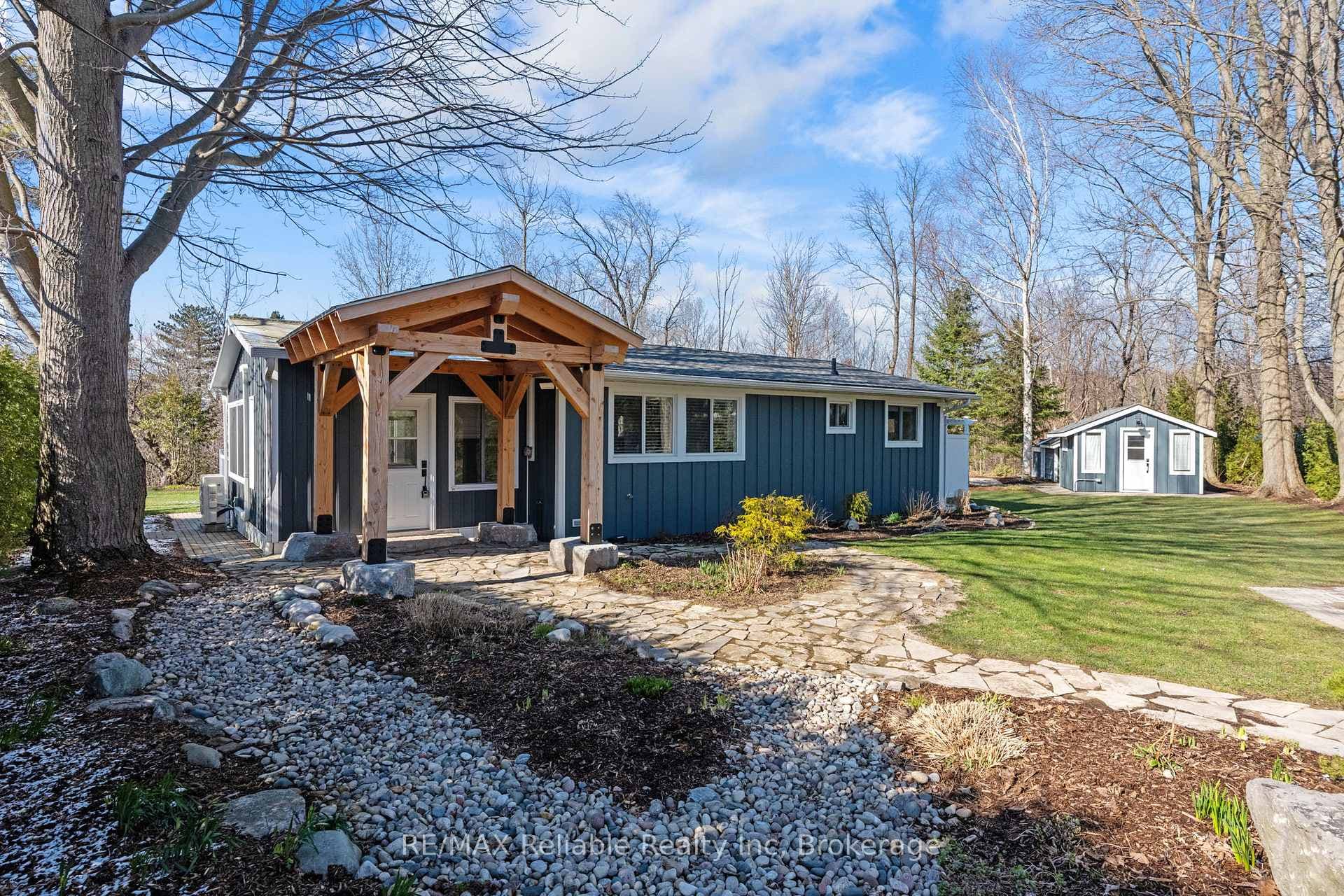74659 Talbot Crescent photo 2