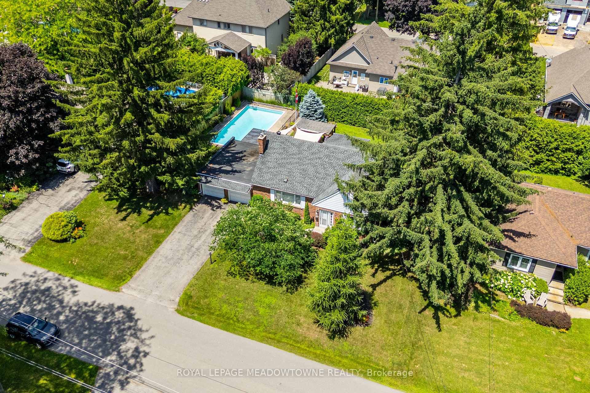 33 Parker Avenue photo 1