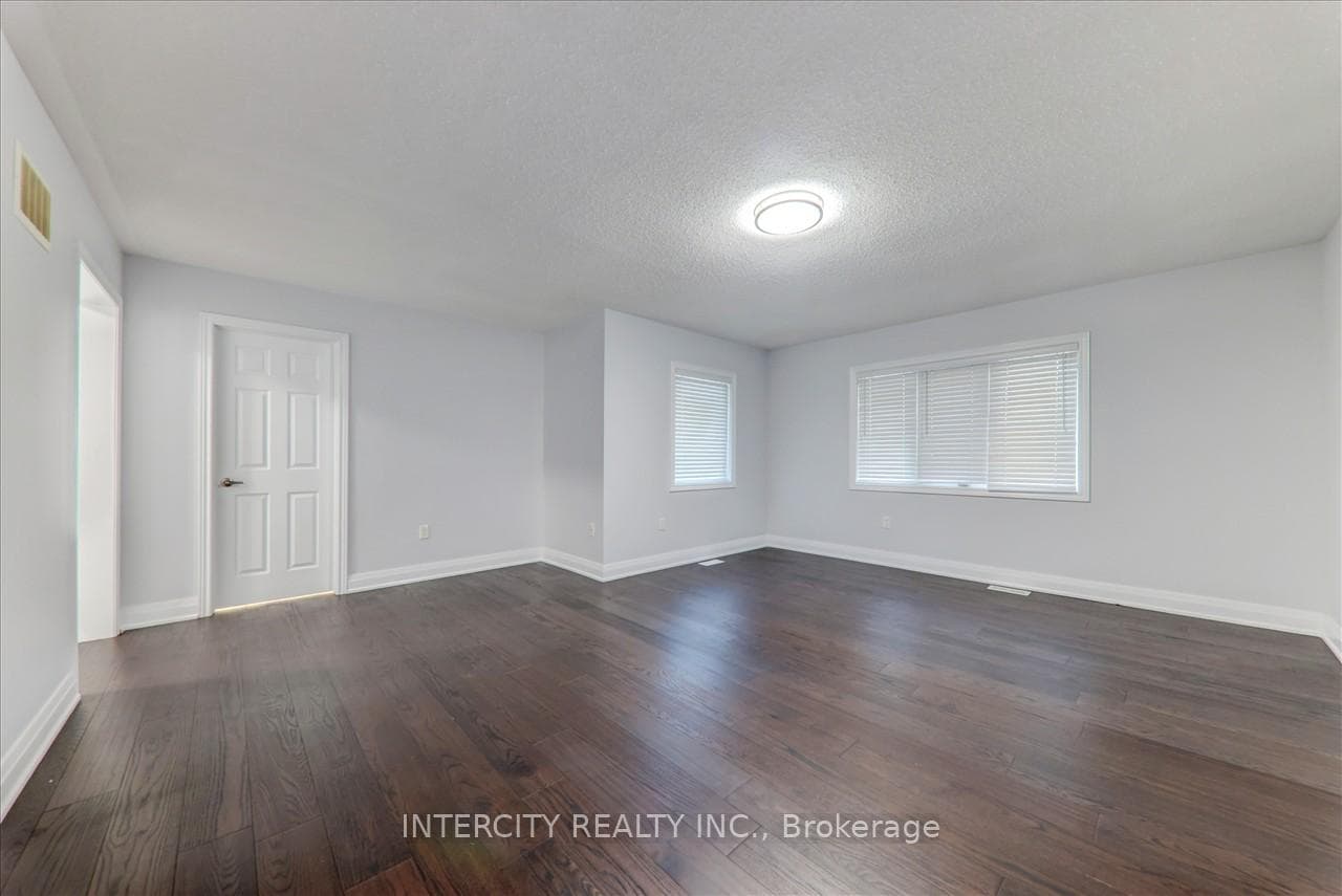 645 Armstrong Road photo 19