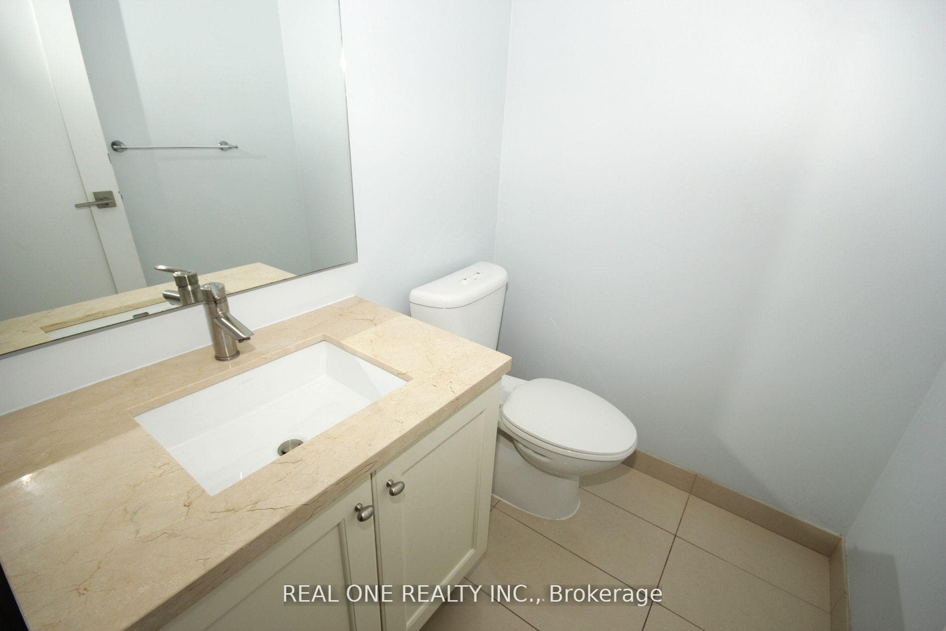 70 Roehampton Avenue Unit 2418 photo 9