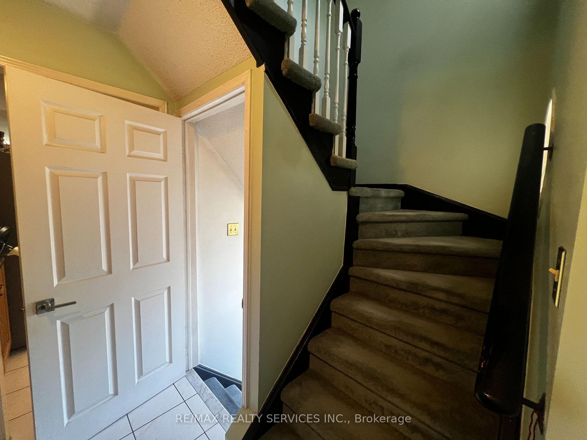 59 Stanwell Drive photo 31