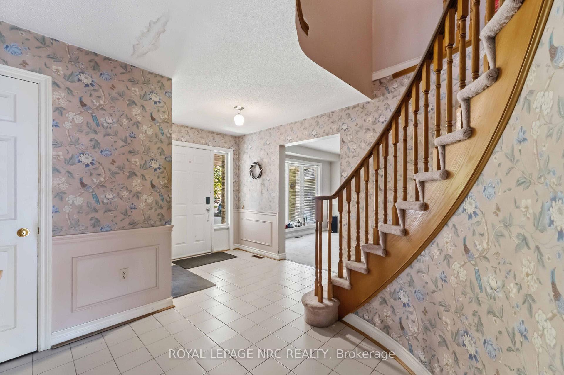 23 Woodside Square photo 5