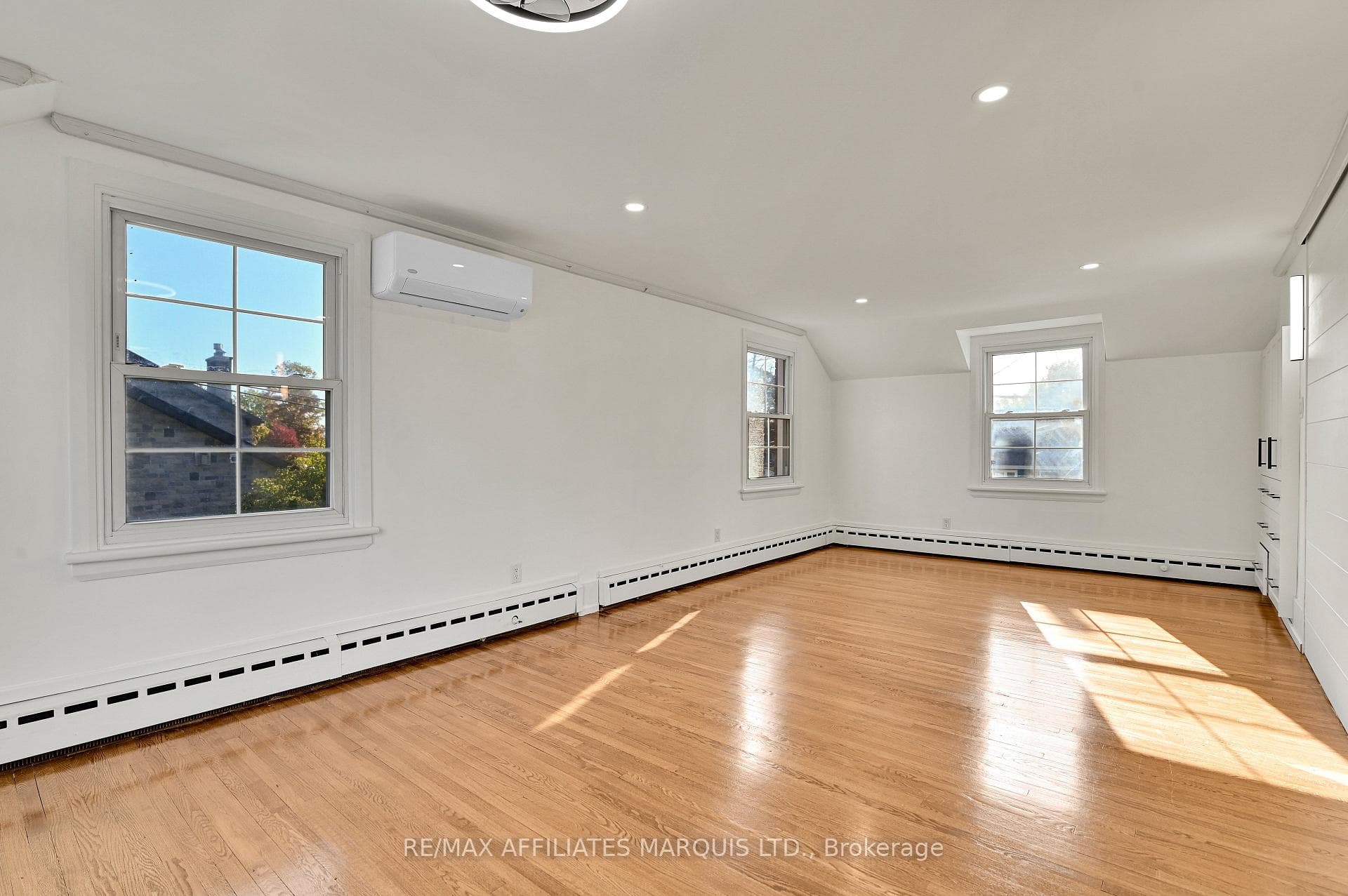 1603 Peter Street photo 28