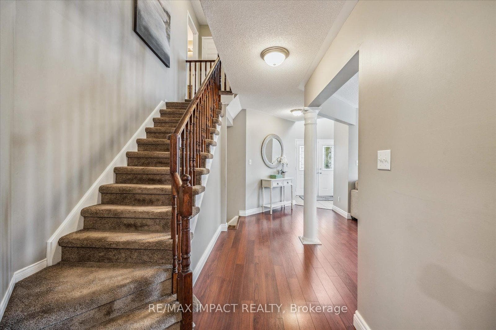 1176 Ashgrove Crescent photo 20