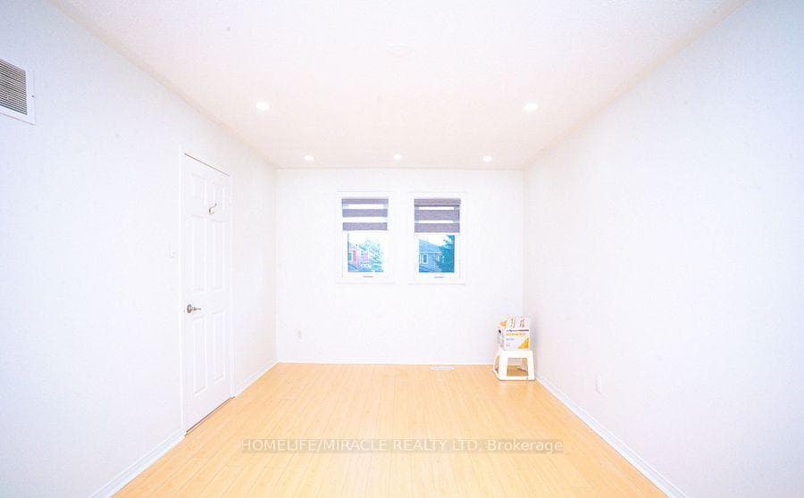 27 Killaloe Crescent photo 40