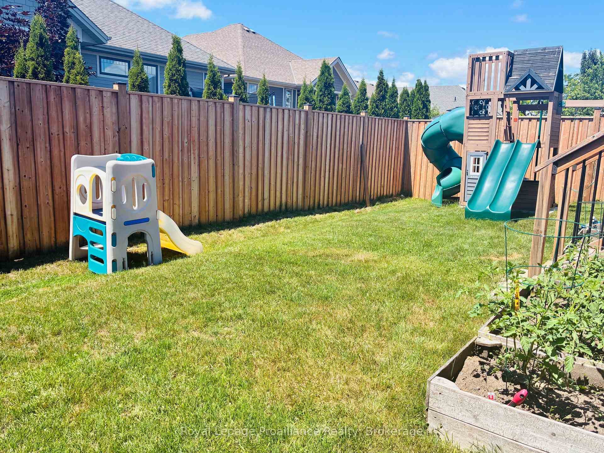 48 Mercedes Drive photo 41