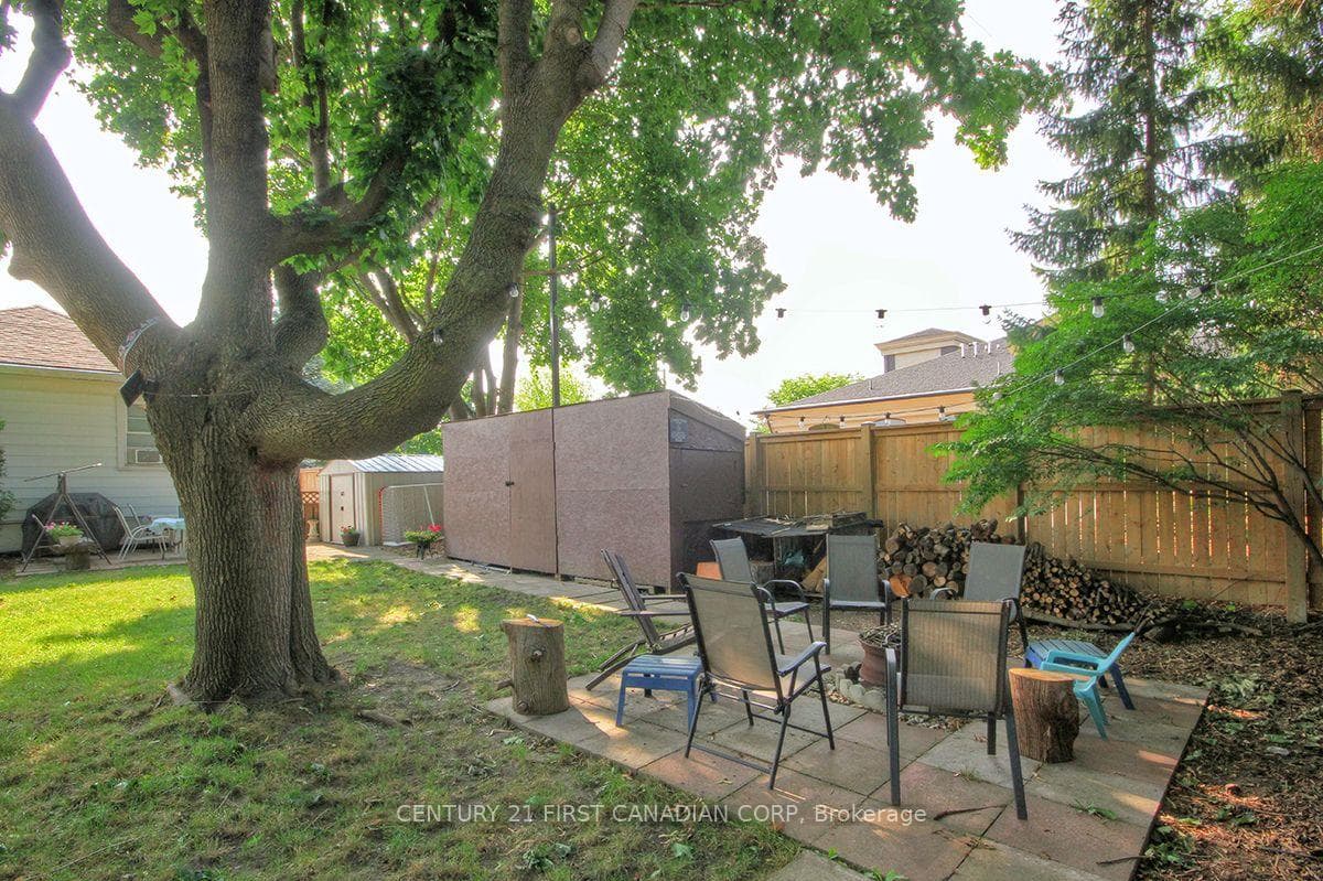396 Avondale Road photo 23