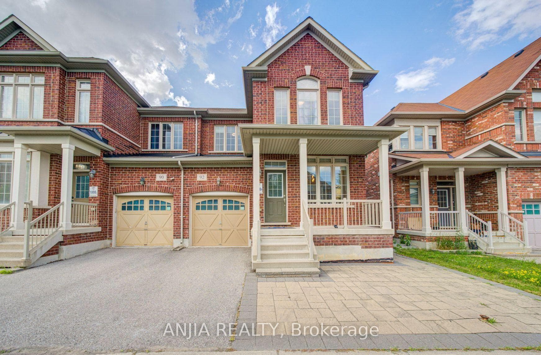 92 Carolina Rose Crescent photo 1