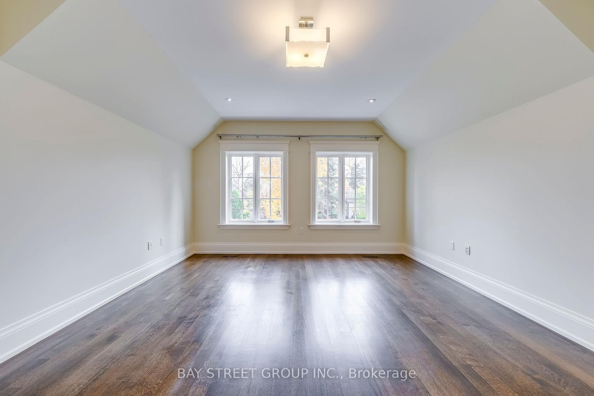1031 Lakeshore Road photo 19