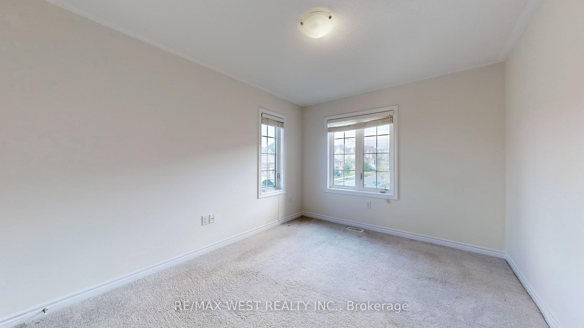 1 Brent Crescent photo 30