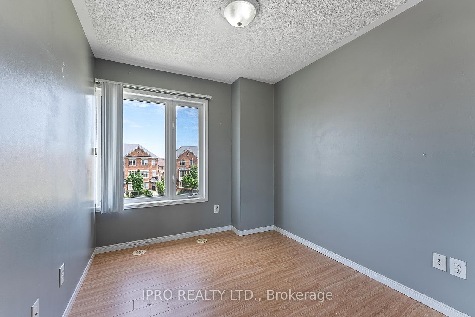 60 Fairwood Circle Unit 61 photo 32