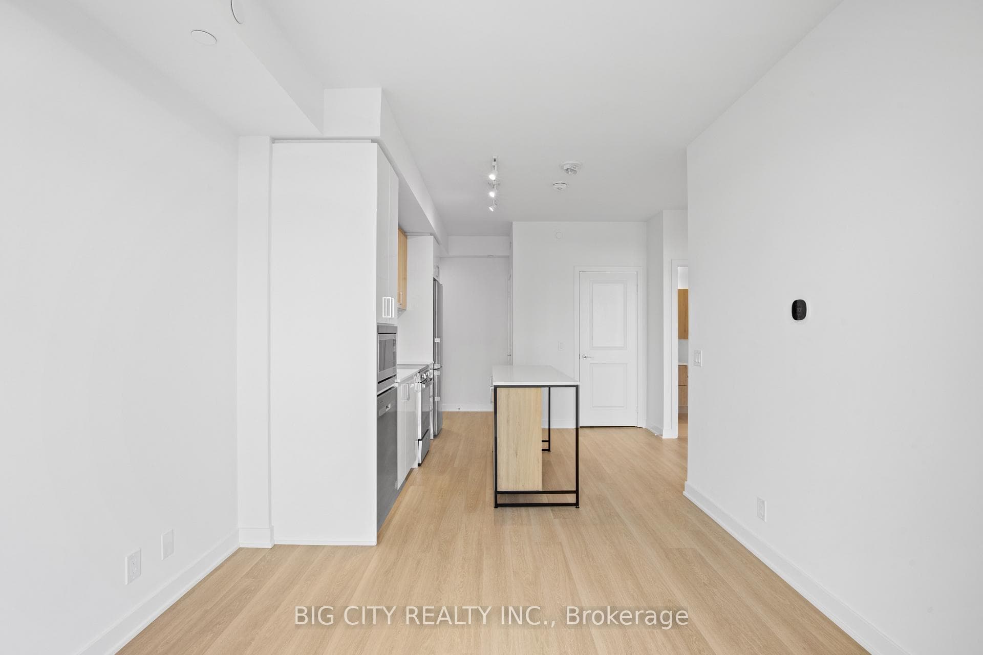 30 Upper Mall Way Unit 317A photo 14