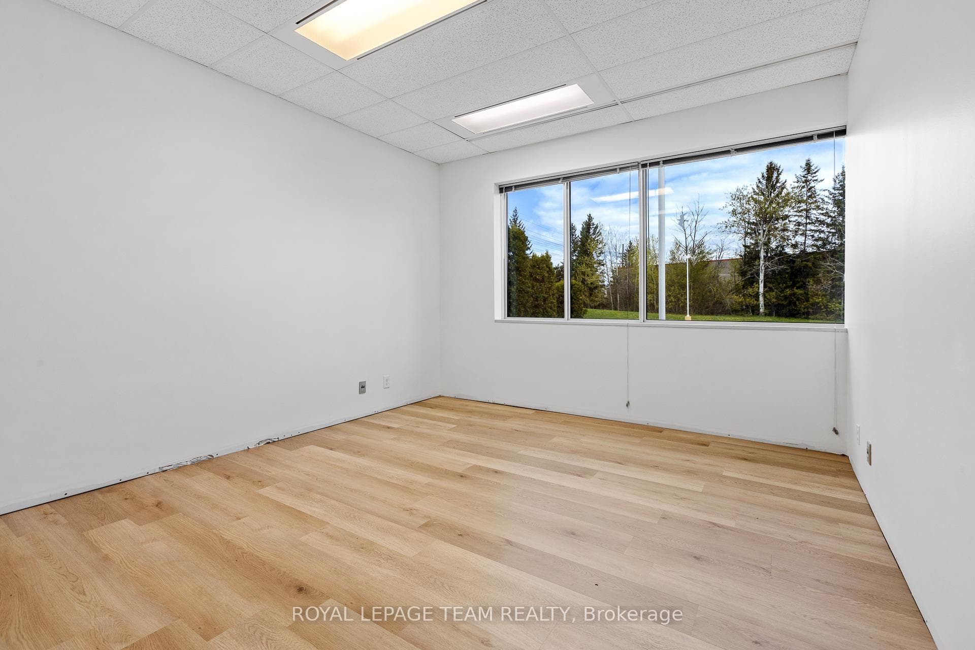 2490 Don Reid Drive photo 16