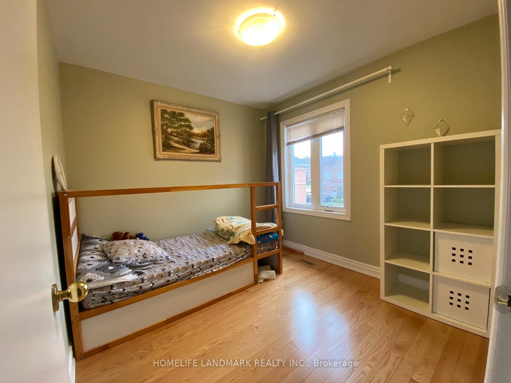5433 Palmerston Crescent photo 9