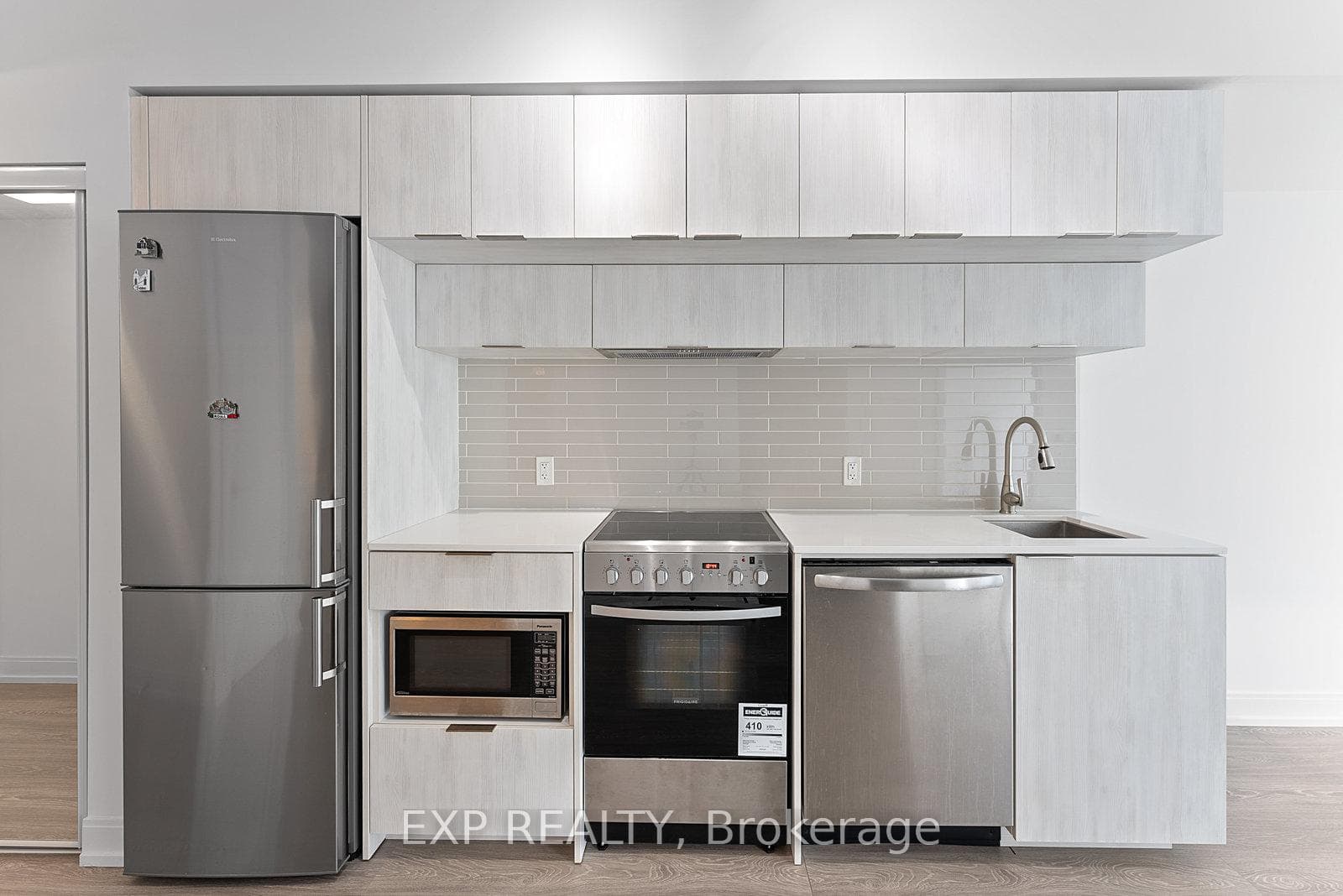 181 Dundas Street Unit 4512 photo 5