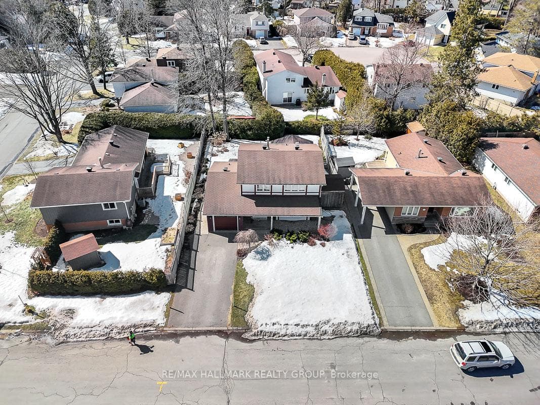 11 Wedgewood Crescent photo 3