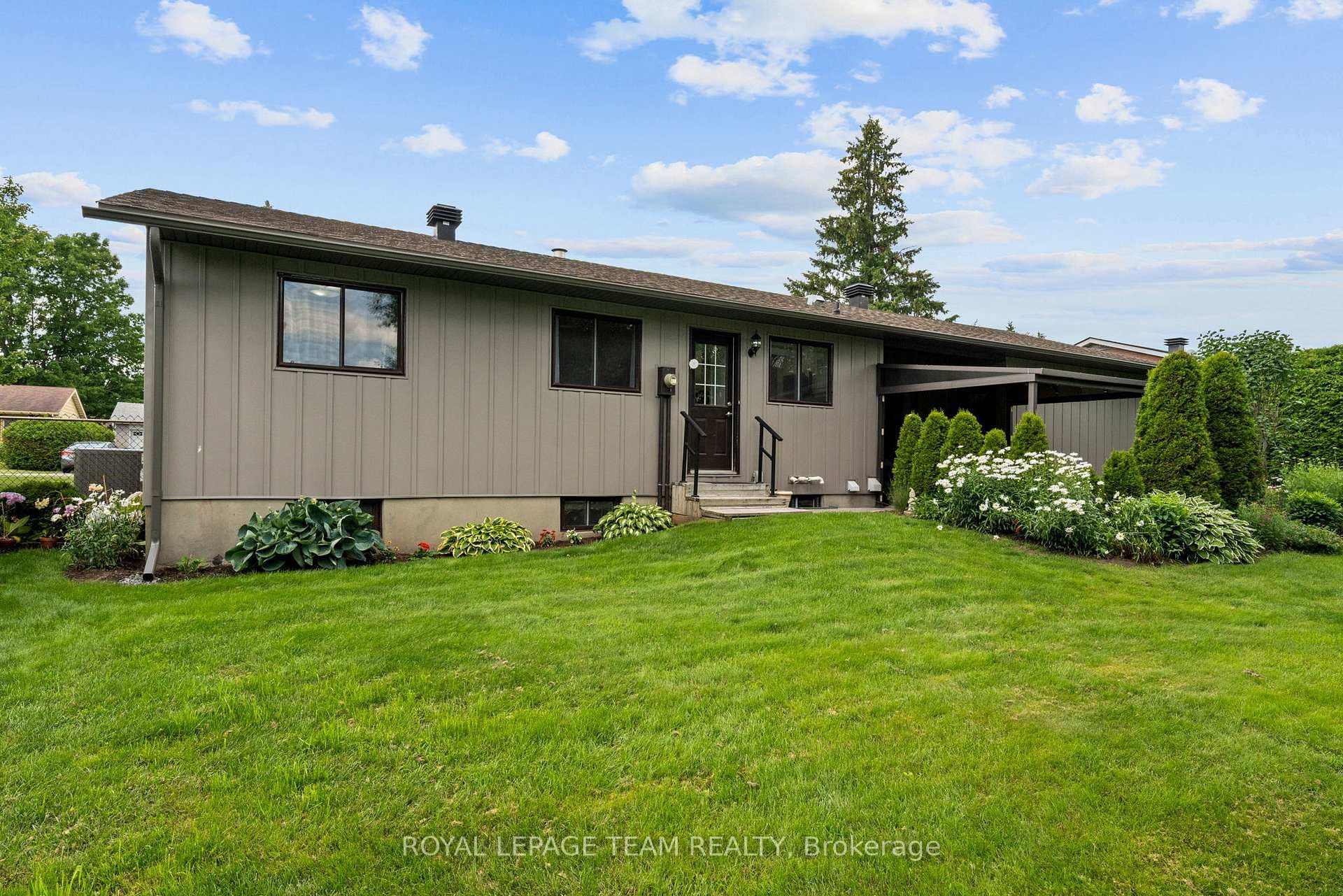 22 Barrhaven Crescent photo 38