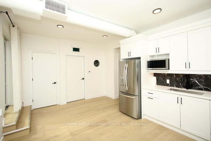 535 Yonge Street Unit 3rd Flr photo 7