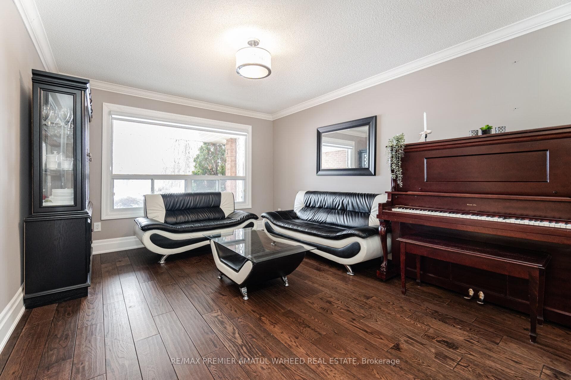 166 Killian Road photo 4