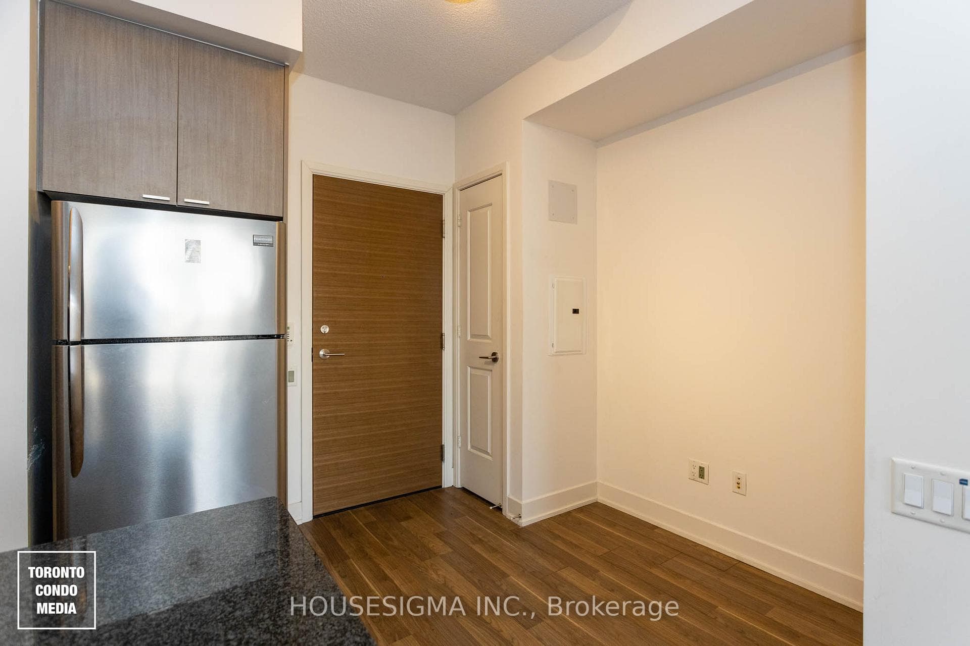 23 Sheppard Avenue Unit 2007 photo 2