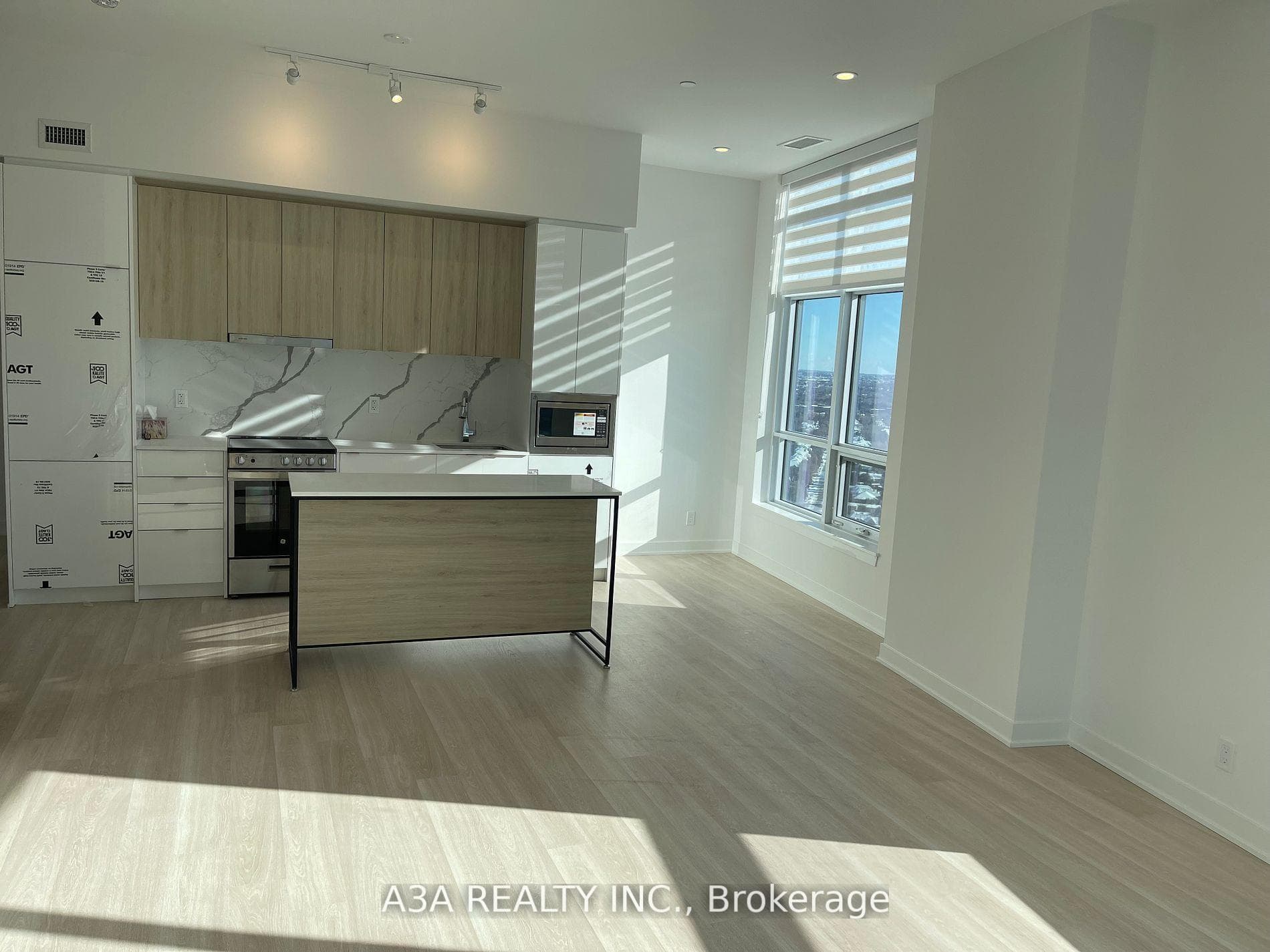 50 Upper Mall Way Unit PH-02 photo 15