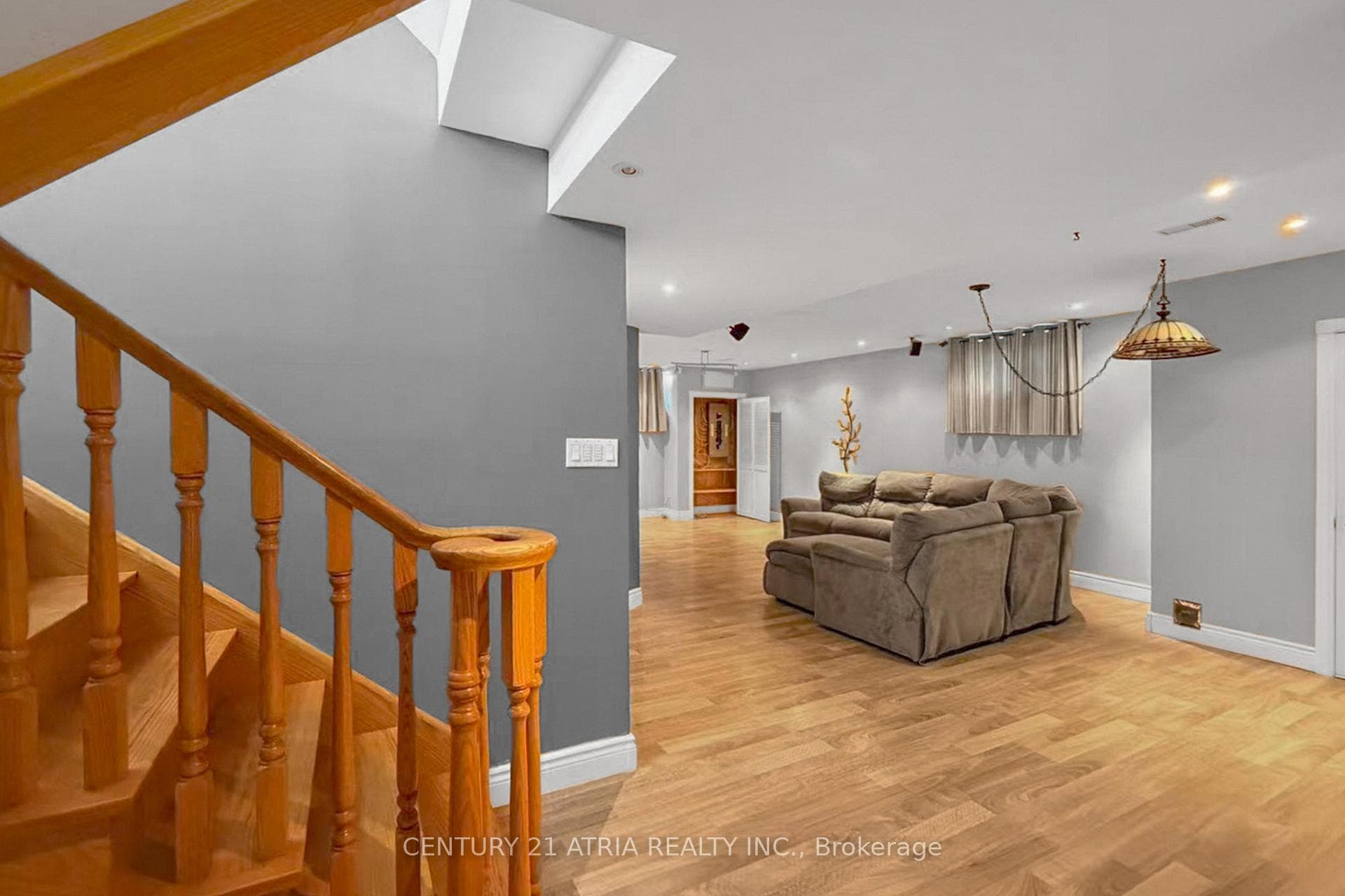 543 Queens Drive photo 38