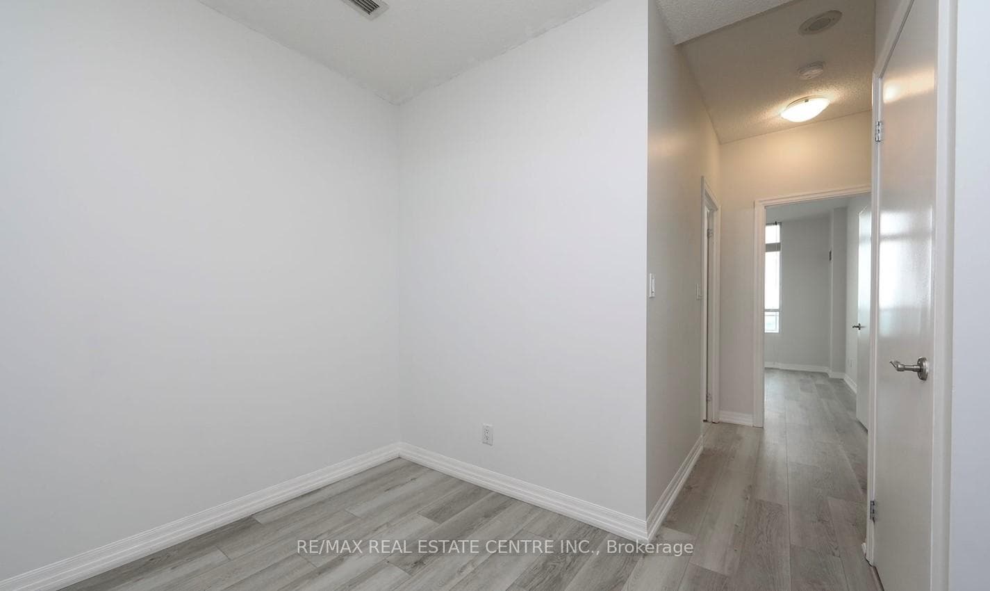 1359 Rathburn Road Unit 1901 photo 17