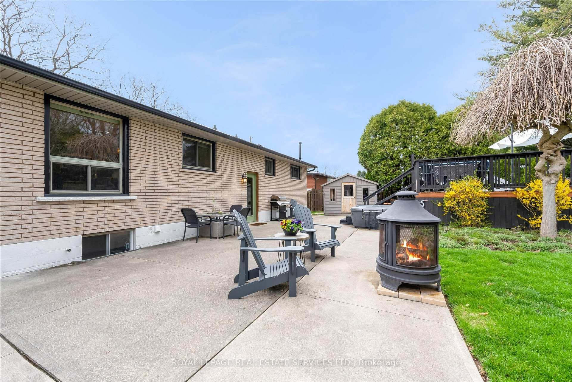 Ample spots to entertain or enjoy your garden