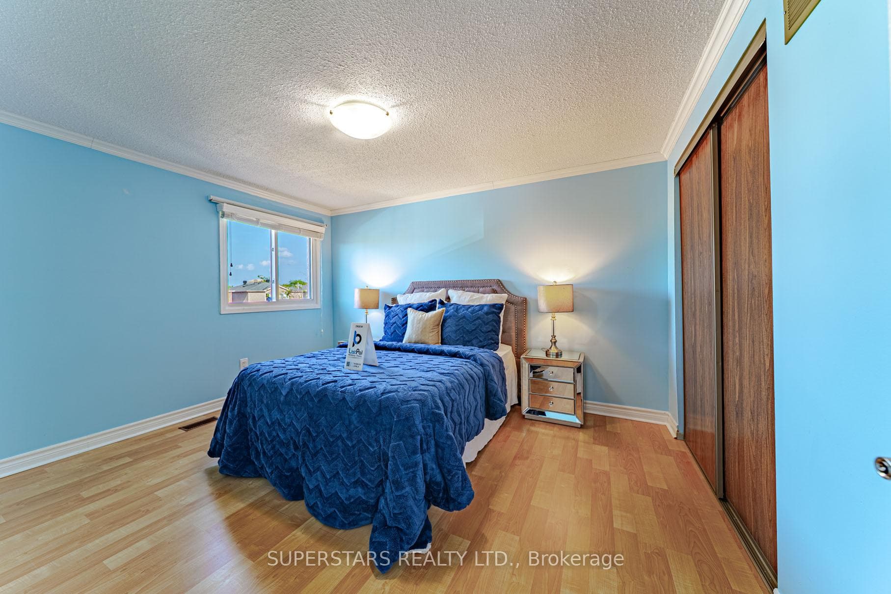 160 Galbraith Crescent photo 26