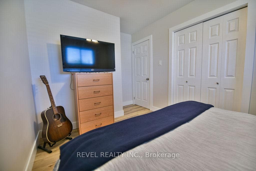 307 Henry Street photo 20