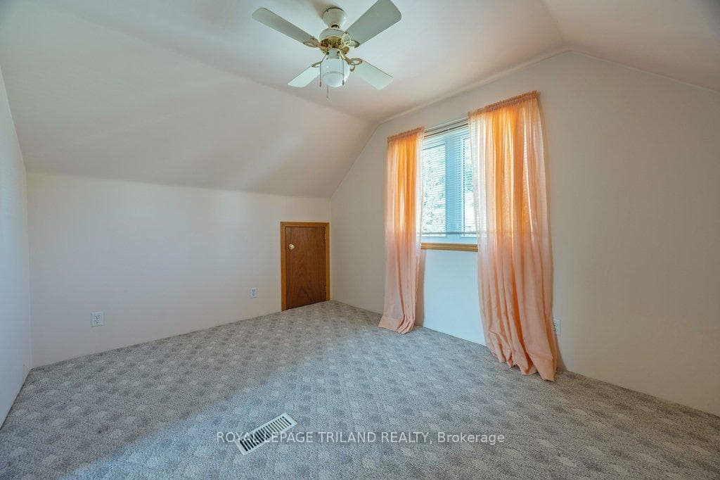 18 PARKSIDE Drive photo 21