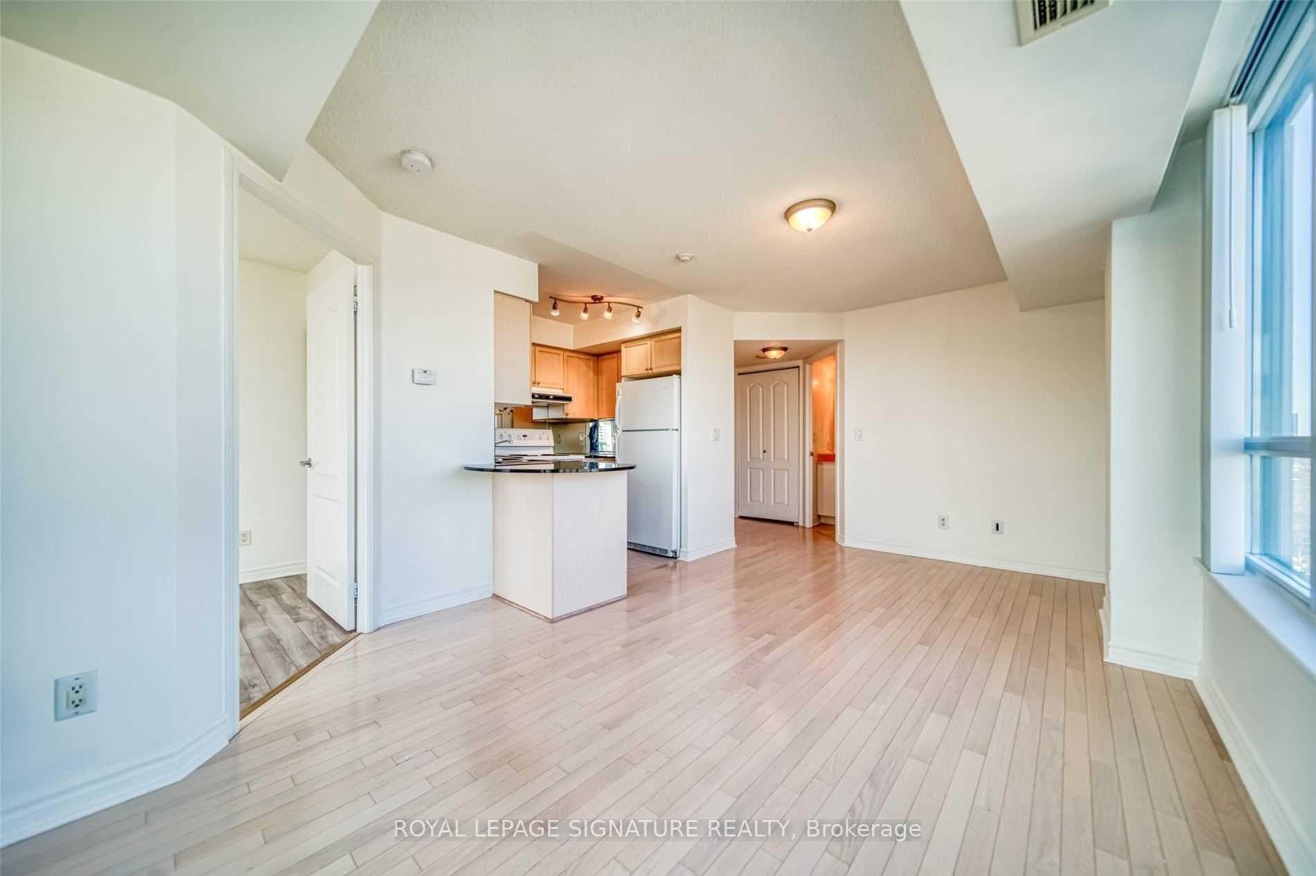 17 Barberry Place Unit 1402 photo 8