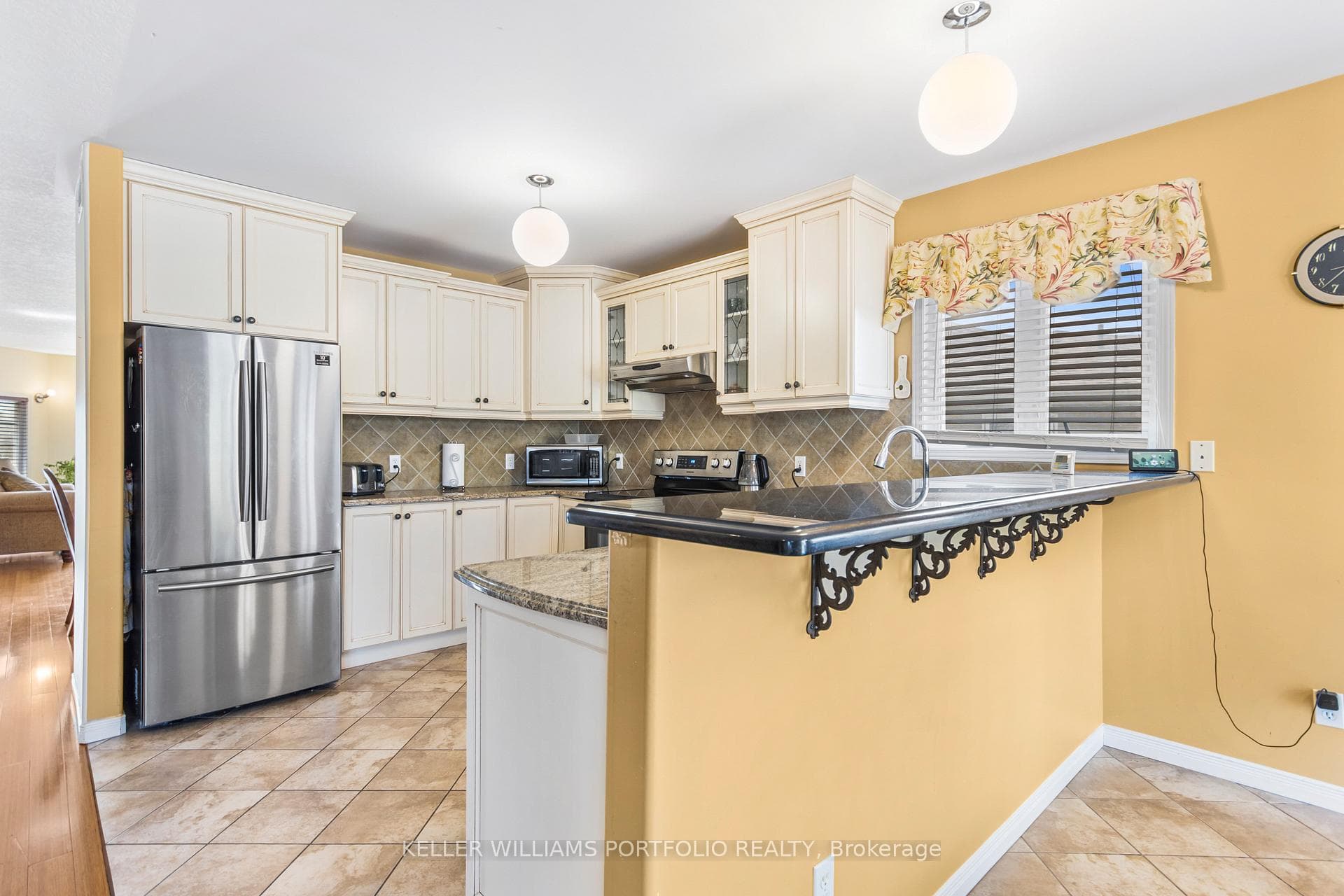688 Chadwick Court photo 16