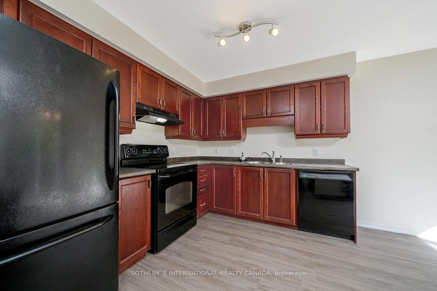 571 Wild Iris Avenue photo 13