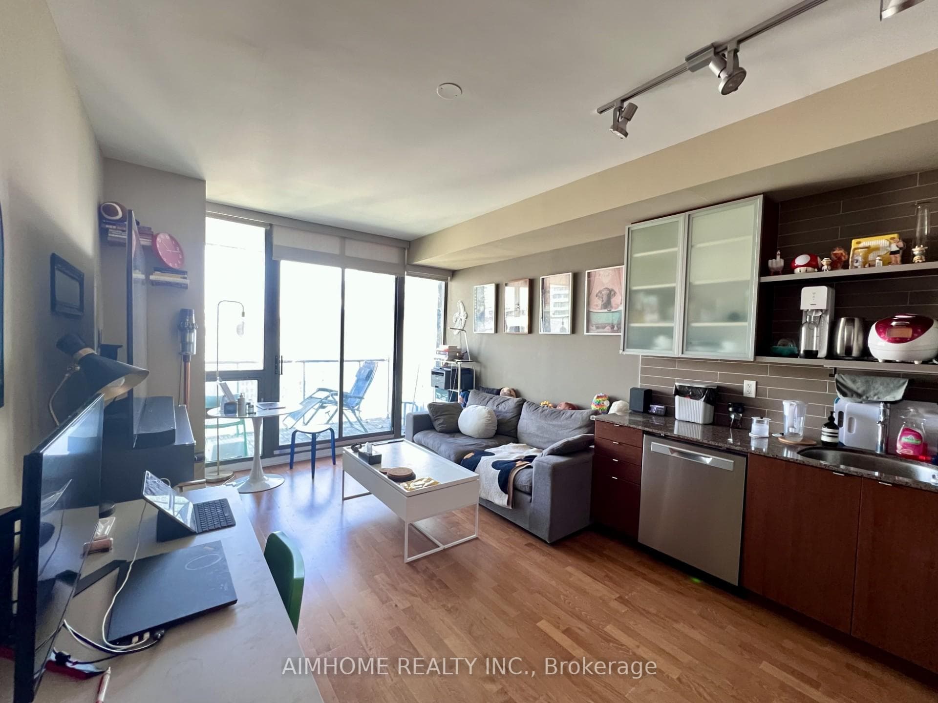 33 Lombard Street Unit 2505 photo 4